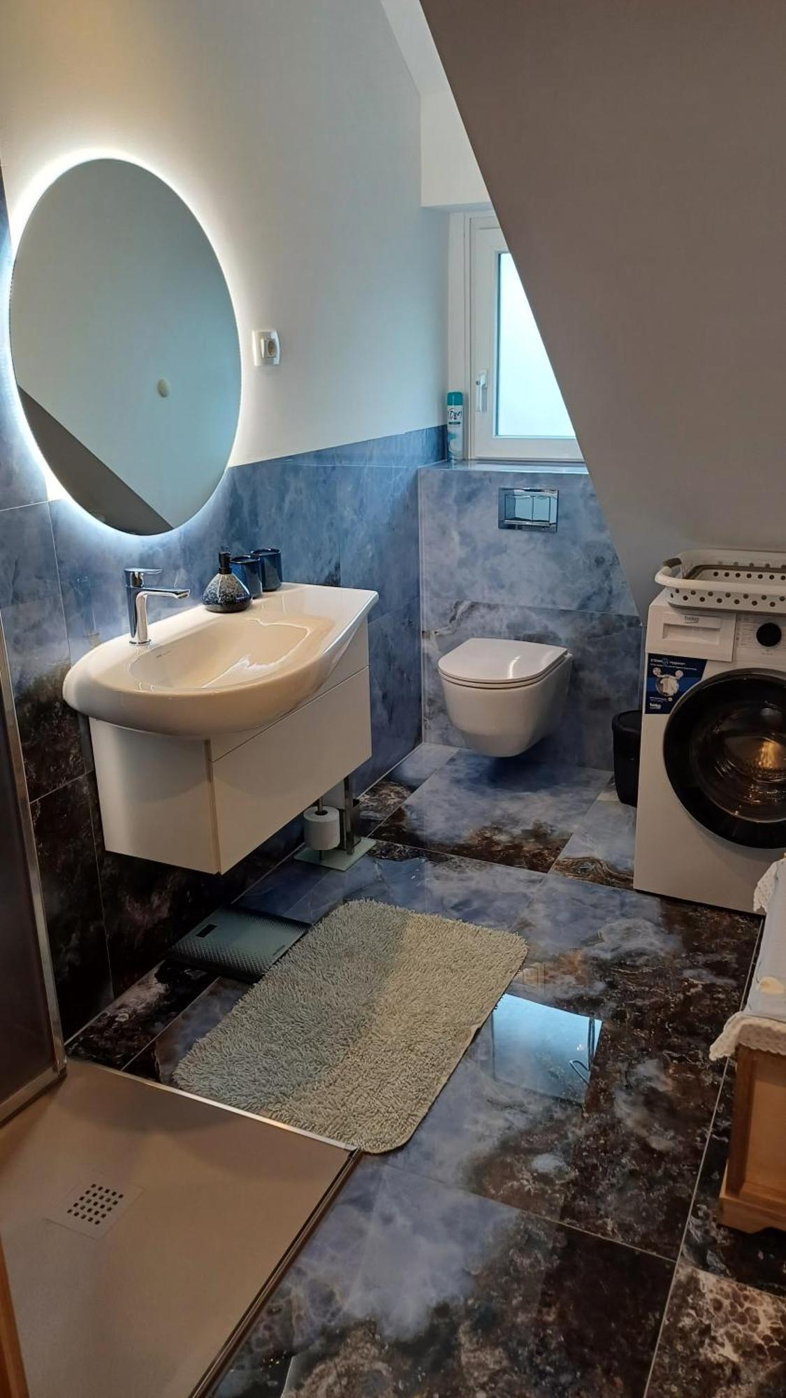 Vila Lesce With Heated Outdoor Pool 외부 사진